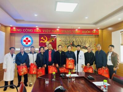 Trung tâm Y tế huyện Tiên Yên tặng quà Tết cho nạn nhân chất độc da cam nhân dịp tết Nguyên đán Ất Tỵ năm 2025